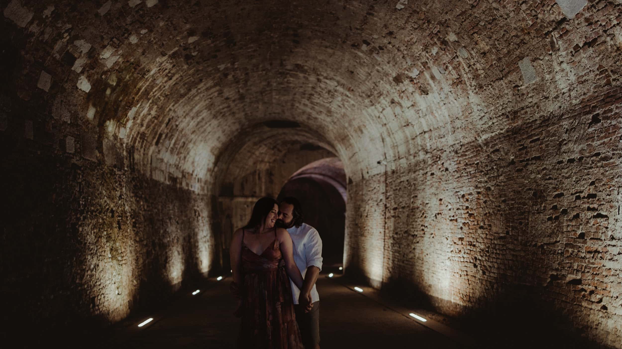 couple photo inside the walls of lucca